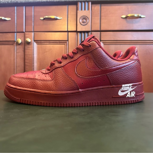 Nike Men's Air Force 1 Low '07 LV8 Burgundy AJ7280-600 - Sz 10 - EXCELLENT - Picture 6 of 13